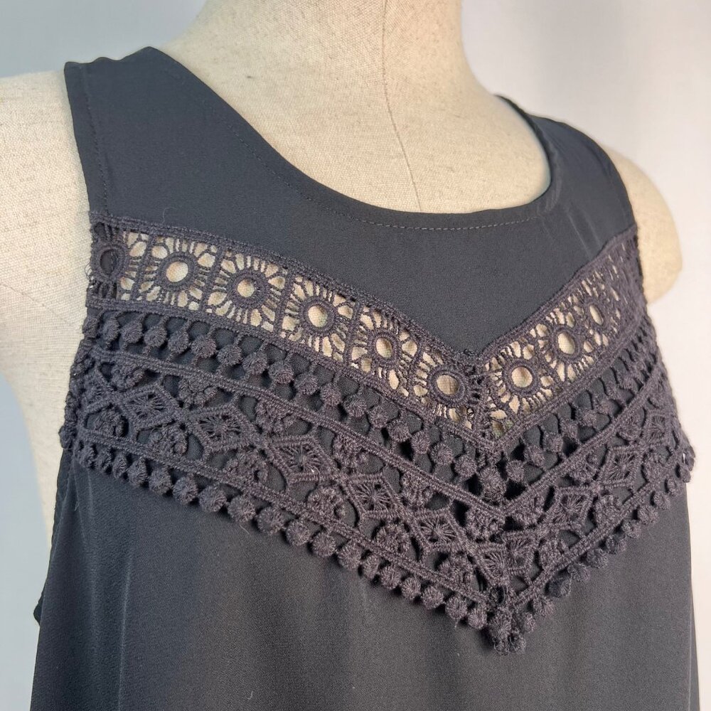 Xhiliaration Black Sleeveless Crochet Lace Accent Flowy Sheer Top Size Large
